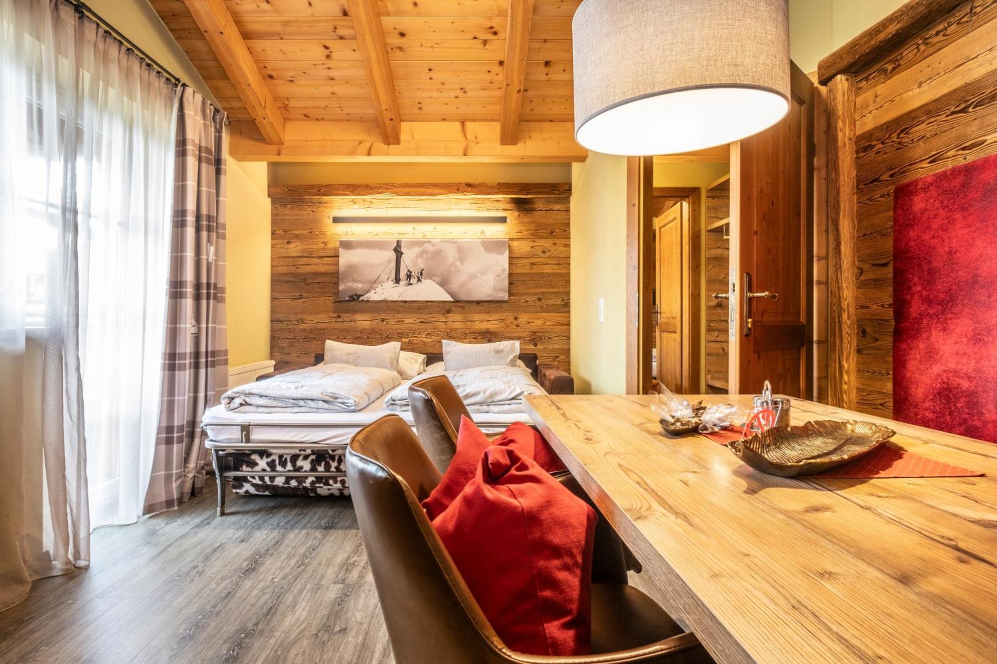 Dorfkrug Kaprun - Luxury Suites & Appartements Dış mekan fotoğraf